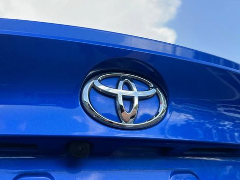 Used 2021 Toyota C-HR XLE FWD image 20