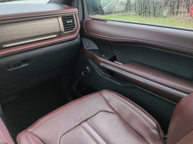 Used 2024 Ford Expedition Max Limited RWD image 19