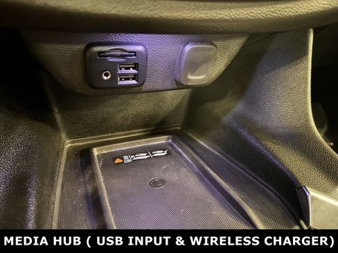 Used 2021 Chevrolet Traverse Premier w/ Redline Edition image 9