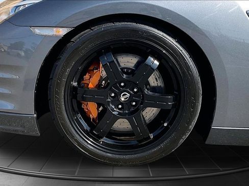 Used 2015 Nissan GT-R Premium AWD/4WD image 32