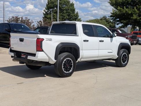 Used 2024 Toyota Tacoma TRD Off-Road image 6