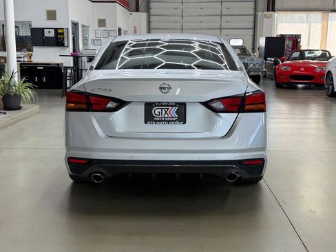 Used 2021 Nissan Altima 2.5 SR w/ SR Premium Package FWD image 3