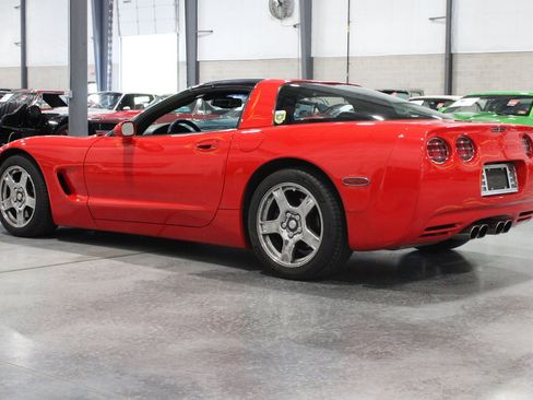 Used 1999 Chevrolet Corvette Coupe w/ Memory Pkg RWD image 26