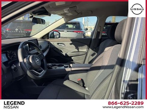 Used 2022 Nissan Rogue SV image 13