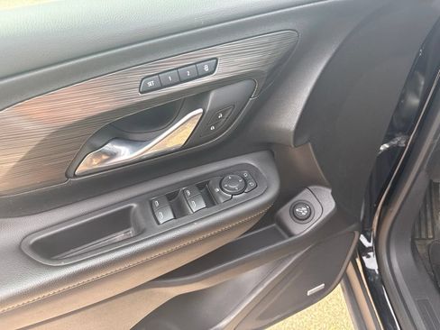Used 2019 GMC Terrain SLT w/ Preferred Package AWD/4WD image 14