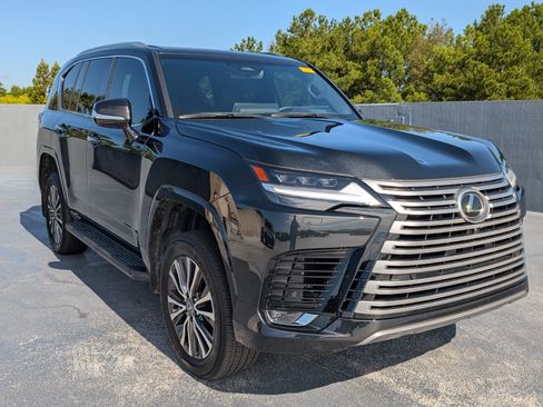 Used 2026 Lexus LX 600 4WD w/ Interior Upgrade Package image 7