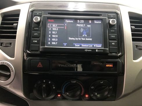 Used 2015 Toyota Tacoma 4x4 Double Cab w/ SR5 Package image 20