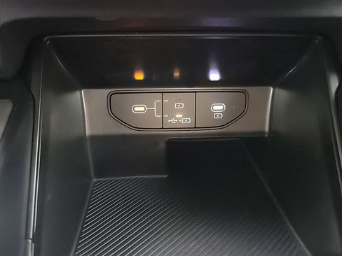 Used 2025 Kia Sorento LX FWD image 32