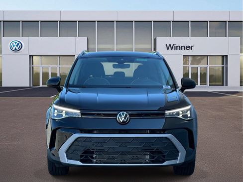 New 2026 Volkswagen Taos SE FWD image 9