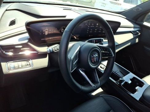 Used 2025 Buick Enclave Sport Touring AWD/4WD image 8