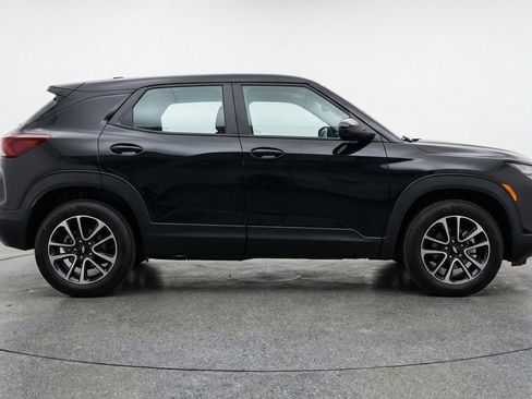 Used 2025 Chevrolet TrailBlazer LT image 11