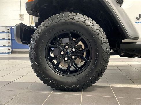 Used 2024 Jeep Wrangler Unlimited AWD/4WD image 7