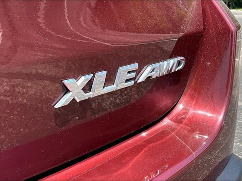 Used 2019 Toyota Highlander XLE AWD/4WD image 24
