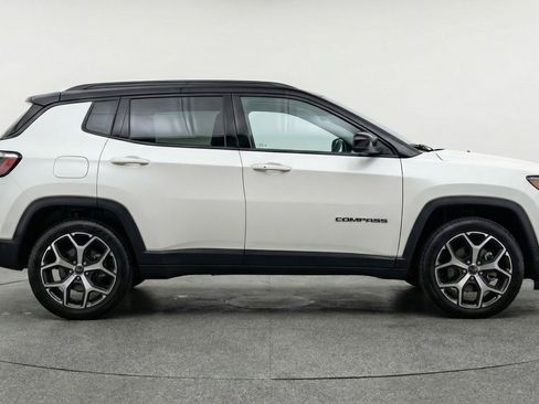 Used 2025 Jeep Compass Limited AWD/4WD image 11