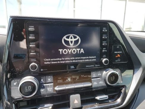Used 2021 Toyota Highlander XSE AWD/4WD image 15