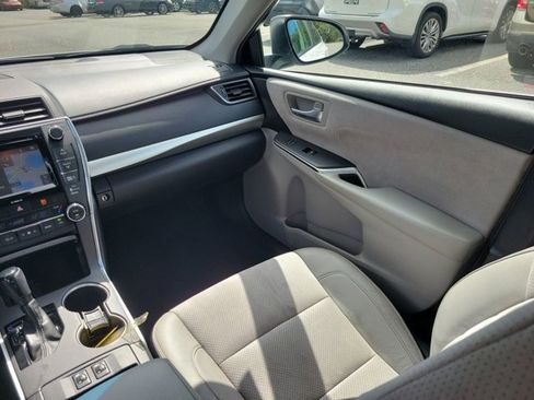 Used 2017 Toyota Camry XSE image 17