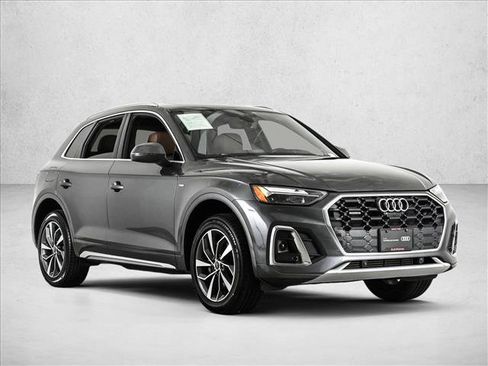 Certified 2024 Audi Q5 2.0T Premium Plus AWD/4WD image 3