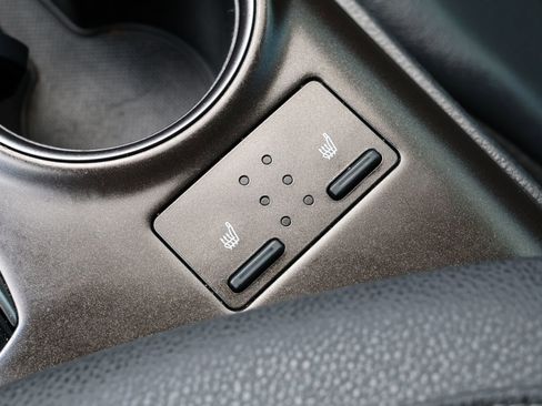 Used 2023 Toyota Camry XSE image 3