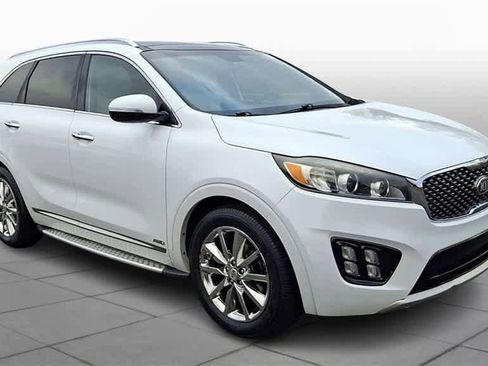 Used 2016 Kia Sorento SX image 2