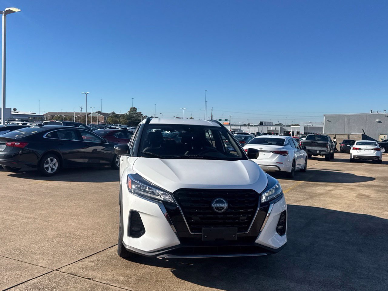 Certified 2023 Nissan Kicks SR w/ Exterior Package FWD image 5