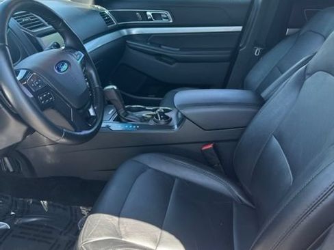 Used 2016 Ford Explorer XLT w/ Equipment Group 202A FWD image 7