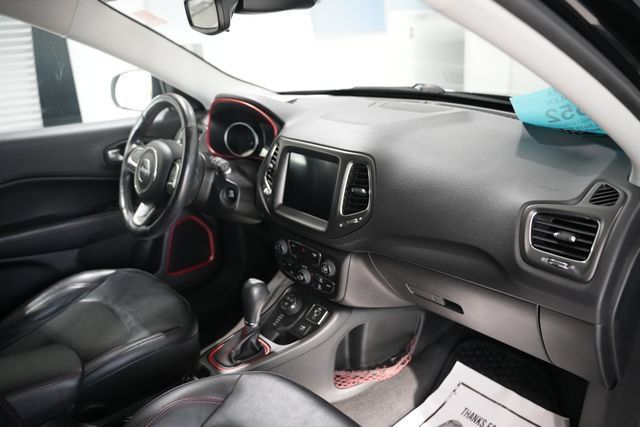 Used 2018 Jeep Compass Trailhawk w/ Cold Weather Group AWD/4WD image 21