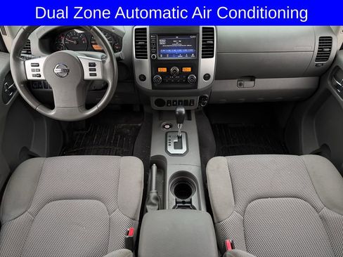 Used 2020 Nissan Frontier SV w/ Midnight Edition Floor Mats image 11