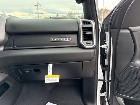 New 2026 RAM 1500 4x4 Crew Cab image 30