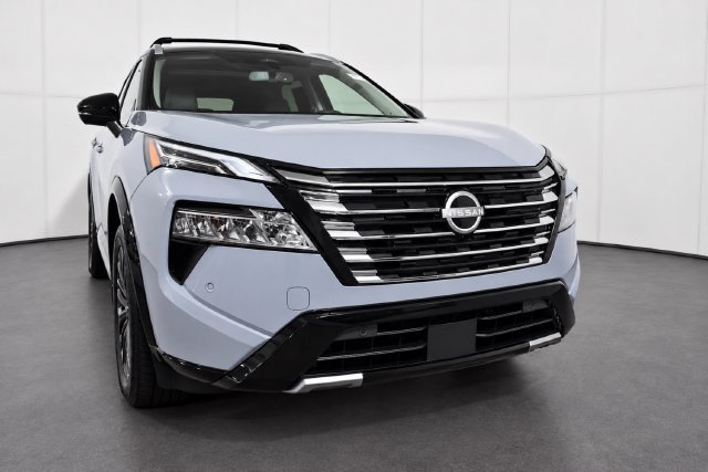 Certified 2026 Nissan Rogue Platinum w/ Platinum Premium Package AWD/4WD image 3