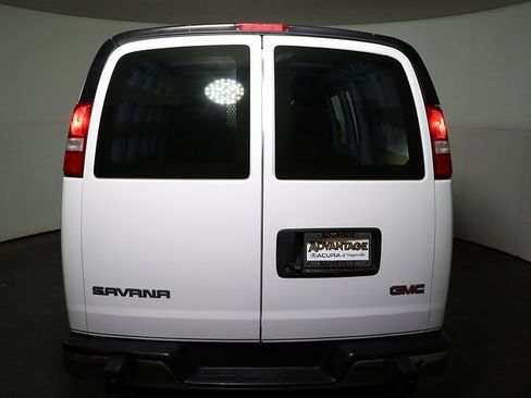 Used 2024 GMC Savana 2500 w/ Driver Convenience Package image 10