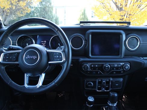 Used 2022 Jeep Wrangler Unlimited Sahara w/ Cold Weather Group image 16