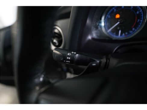 Used 2018 Toyota Corolla SE image 23