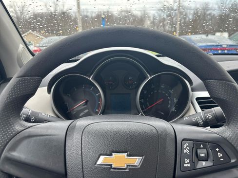 Used 2015 Chevrolet Cruze LS image 28