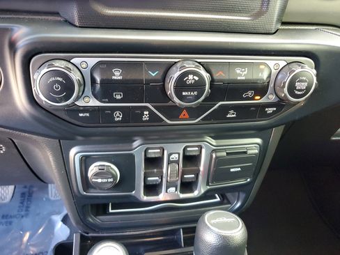 Used 2023 Jeep Gladiator Sport image 23