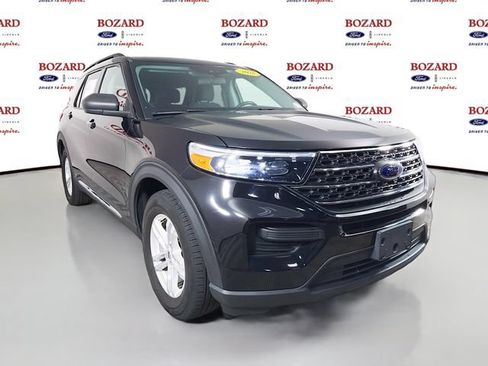 Used 2021 Ford Explorer XLT RWD image 1