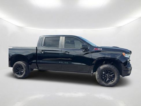 Used 2024 Chevrolet Silverado 1500 LT Trail Boss w/ Convenience Package II AWD/4WD image 4