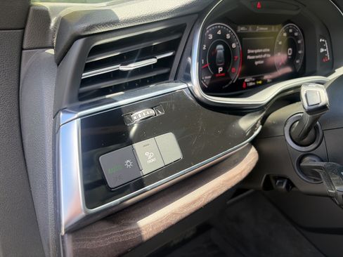Used 2020 Audi Q8 Premium Plus w/ Premium Plus Package AWD/4WD image 27