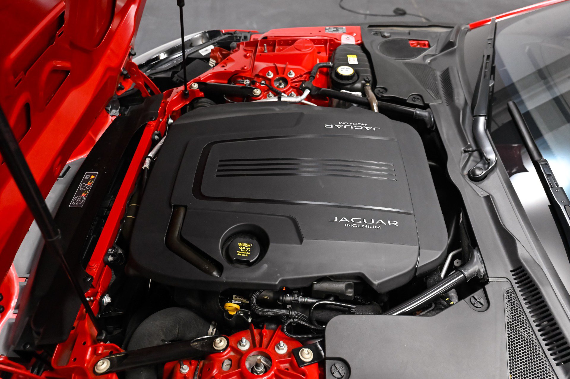 Used 2020 Jaguar F-TYPE Convertible RWD image 28