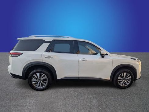 Used 2023 Nissan Pathfinder SL AWD/4WD image 6