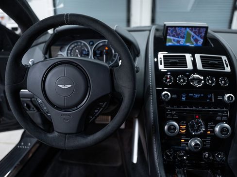Used 2010 Aston Martin DBS image 45