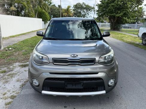 Used 2018 Kia Soul + image 5