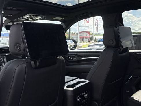 Used 2024 GMC Yukon XL Denali w/ Denali Reserve Package AWD/4WD image 32
