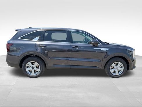 New 2026 Kia Sorento LX FWD image 8