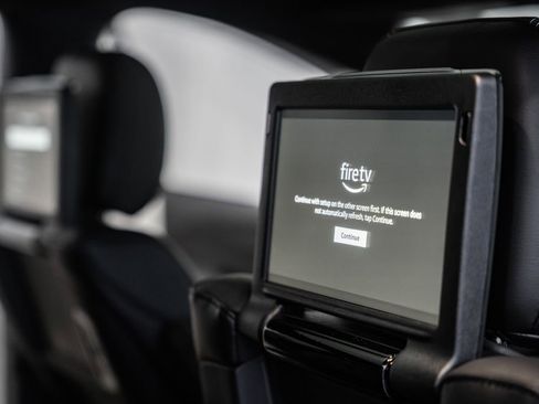 New 2026 Chrysler Pacifica Select image 30