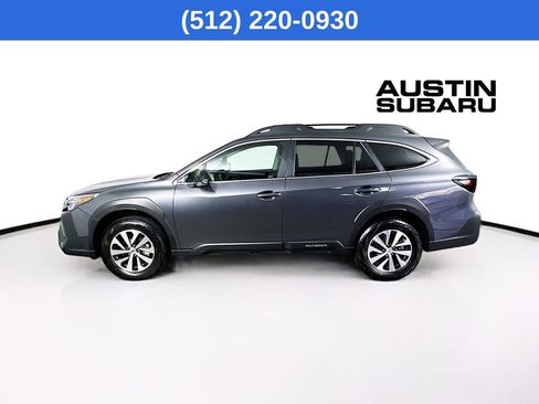Used 2025 Subaru Outback Premium image 5
