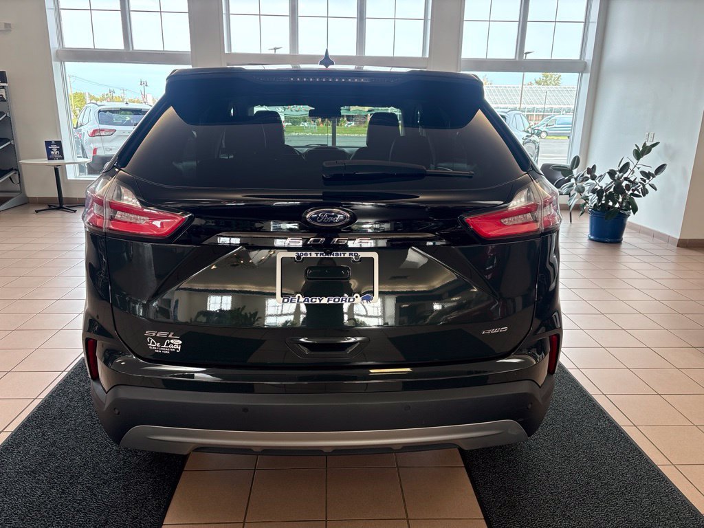 Used 2024 Ford Edge SEL w/ Convenience Package AWD/4WD image 4