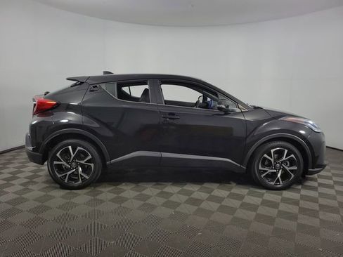 Used 2021 Toyota C-HR XLE FWD image 8