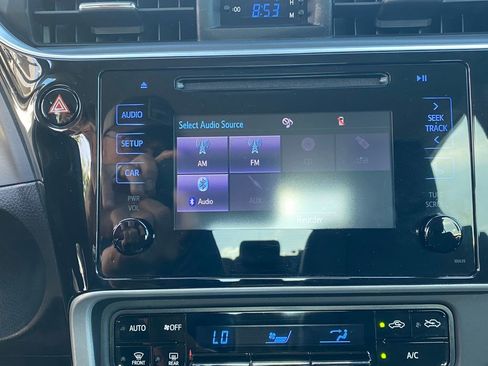 Used 2019 Toyota Corolla SE FWD image 21