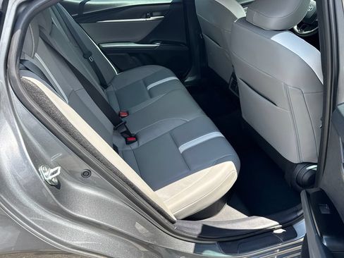 Used 2025 Toyota Camry SE w/ Convenience Package FWD image 15