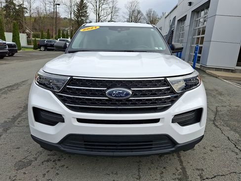 Used 2021 Ford Explorer XLT image 2